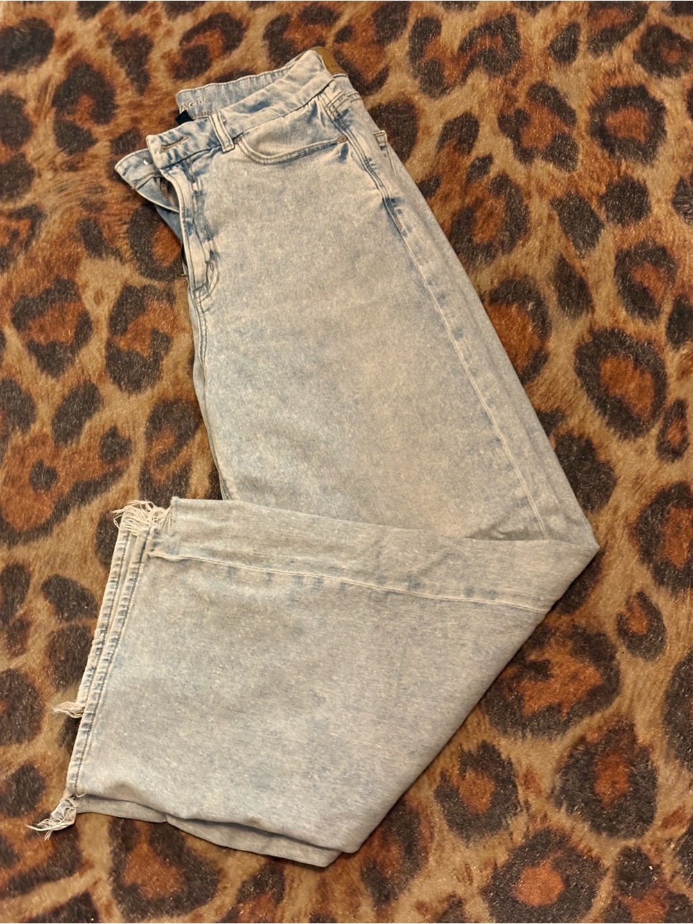 American Eagle Outfitters High-Rise Light Washed Jeans